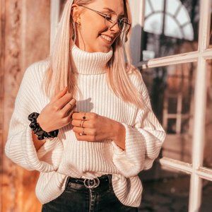 H&M Ribbed Turtleneck Sweater in White